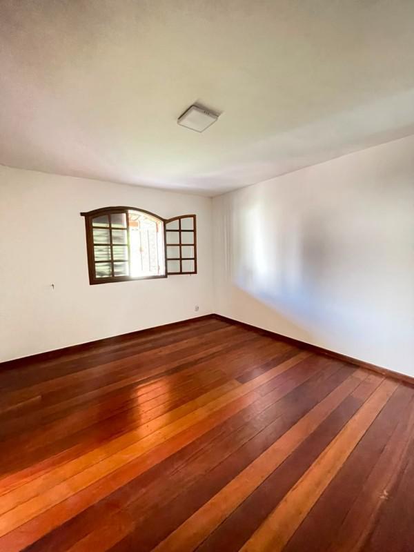 Casa, Castelo, 5 Quartos, 4 Vagas, 2 Suítes