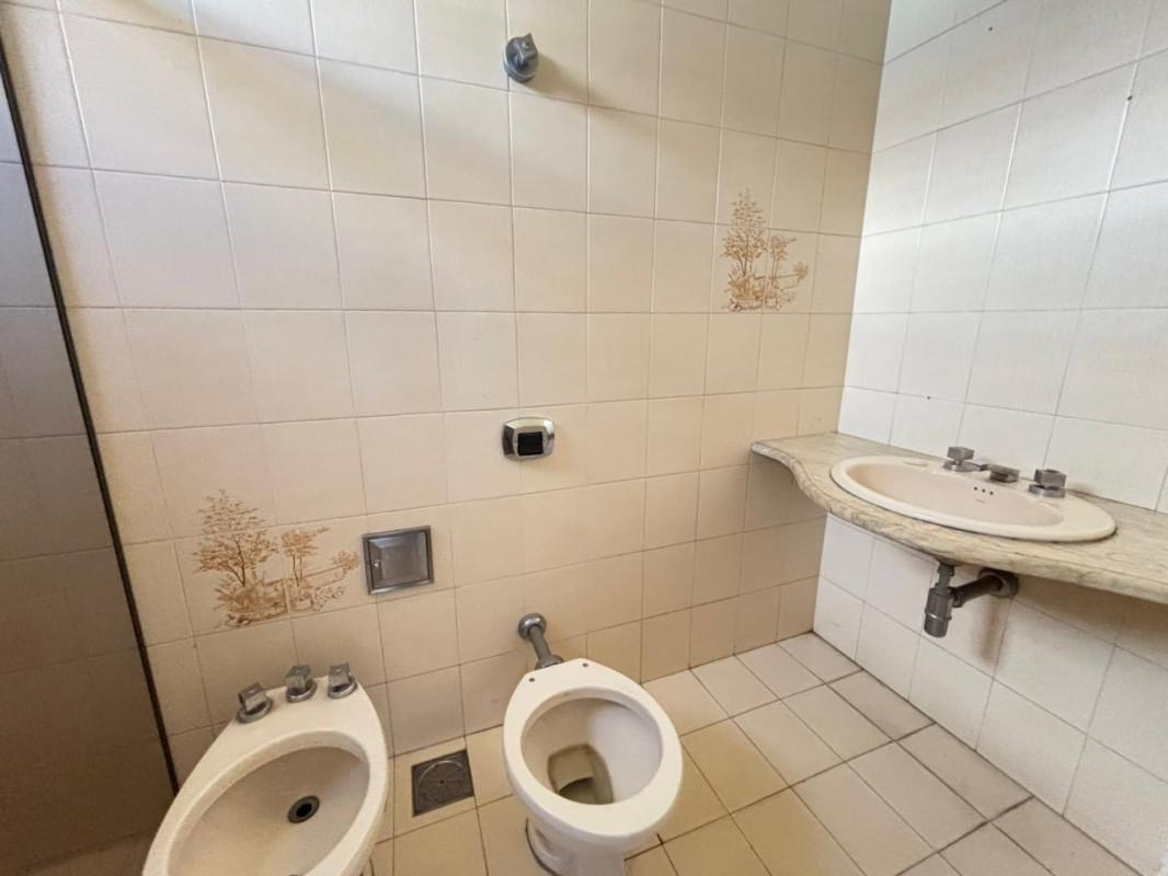 Casa, Santa Branca, 5 Quartos, 4 Vagas, 1 Suíte