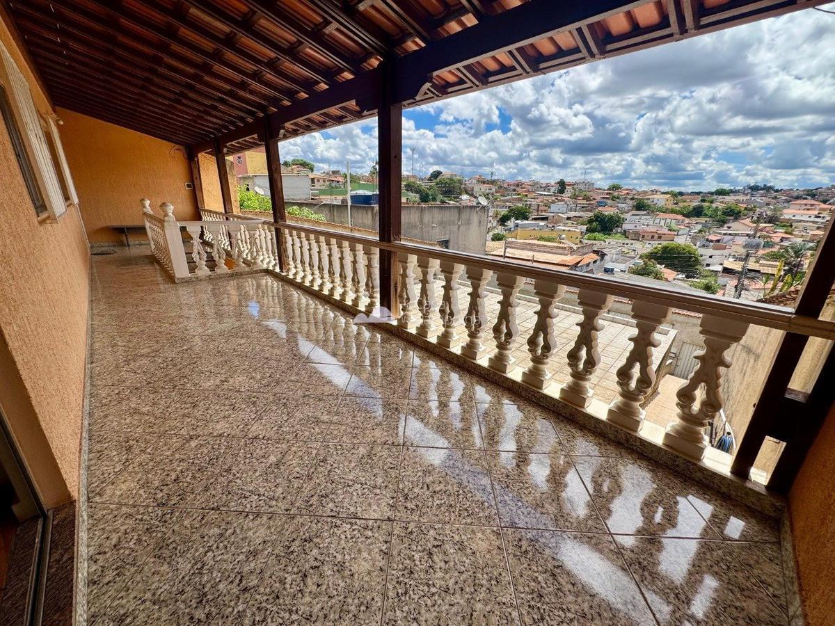 Casa, Céu Azul, 4 Quartos, 10 Vagas, 1 Suíte