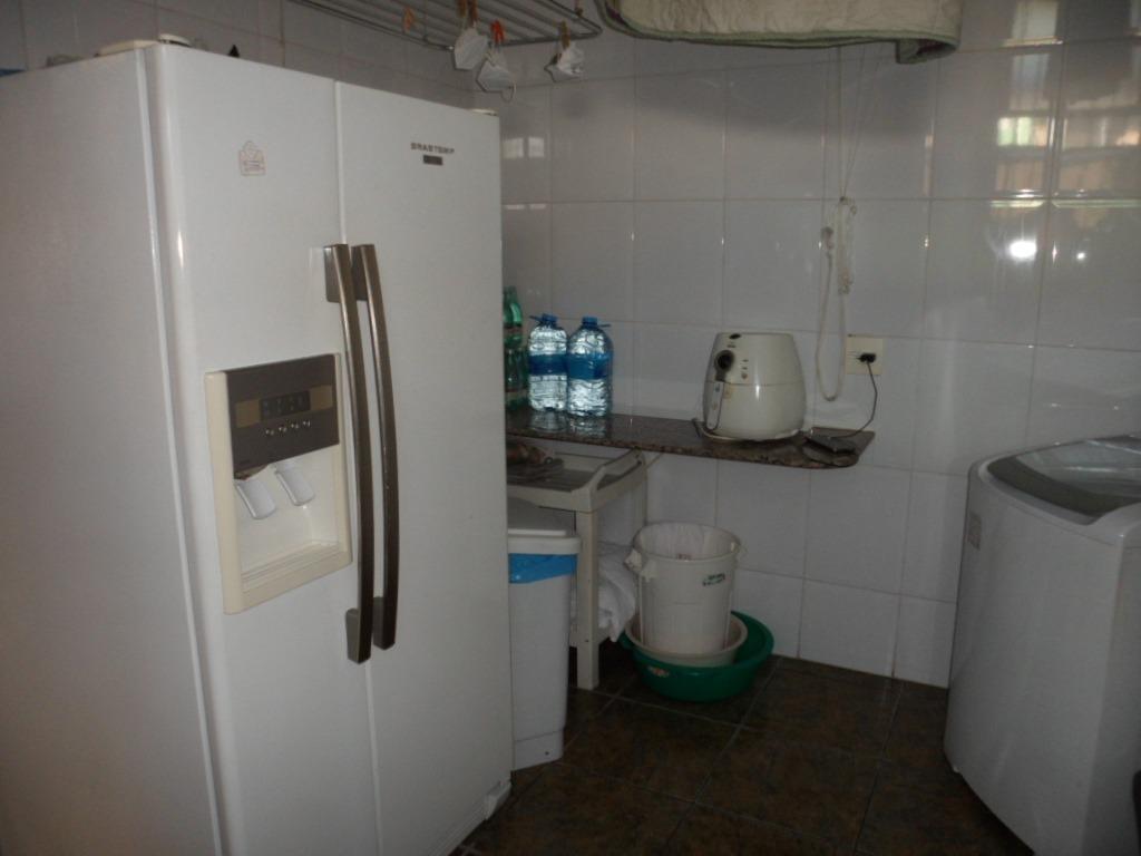 Casa, Cachoeirinha, 4 Quartos, 3 Vagas, 1 Suíte