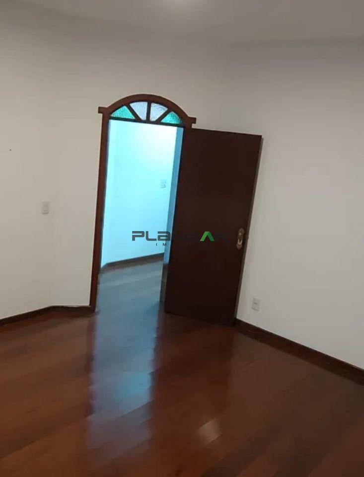 Casa, Bandeirantes, 4 Quartos, 4 Vagas, 2 Suítes