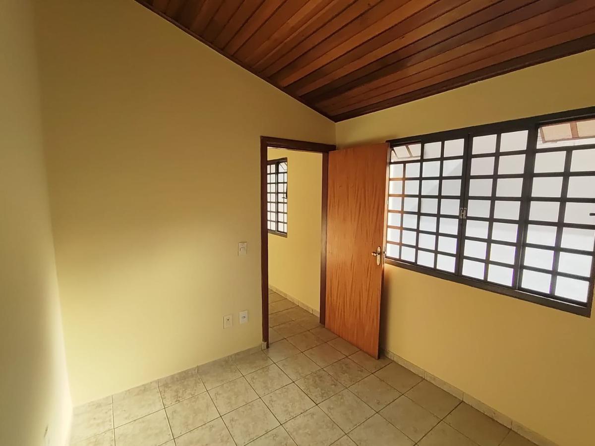 Quitinete, Centro, 1 Quarto, 0 Vaga