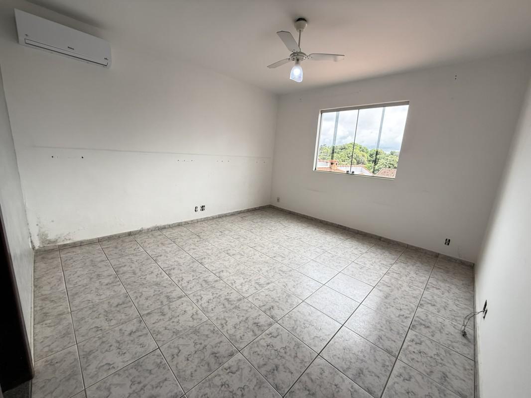 Casa, Bom Retiro, 3 Quartos, 4 Vagas, 1 Suíte