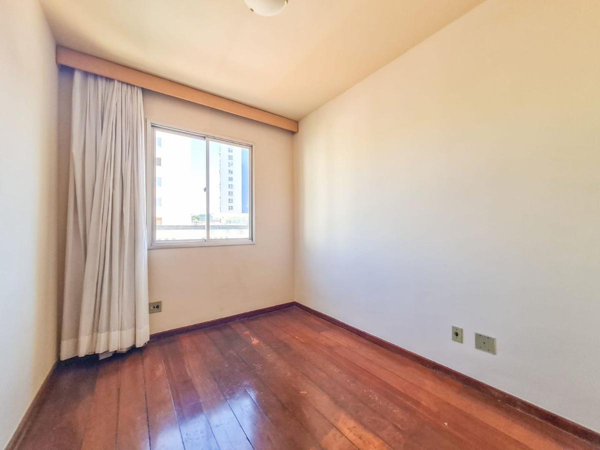 Apartamento, Sagrada Família, 3 Quartos, 2 Vagas, 1 Suíte