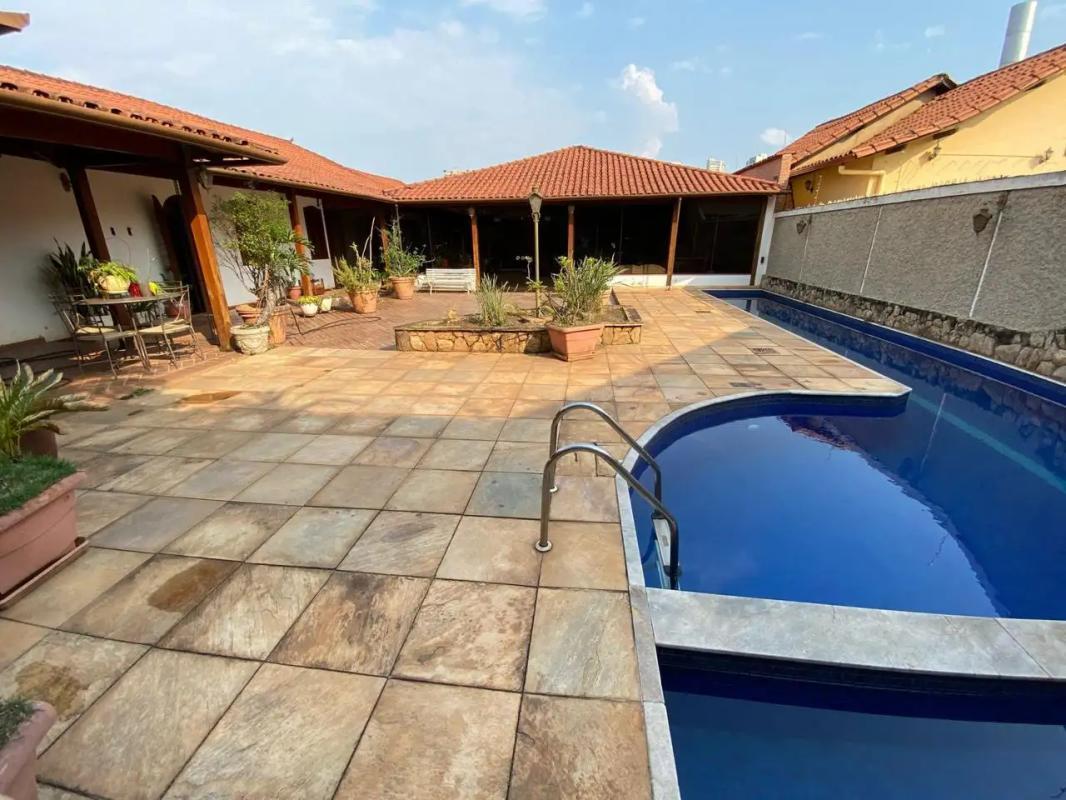Casa, Santa Lúcia, 5 Quartos, 4 Vagas, 3 Suítes