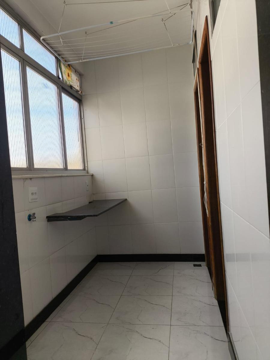 Apartamento, Estoril, 4 Quartos, 1 Vaga, 1 Suíte