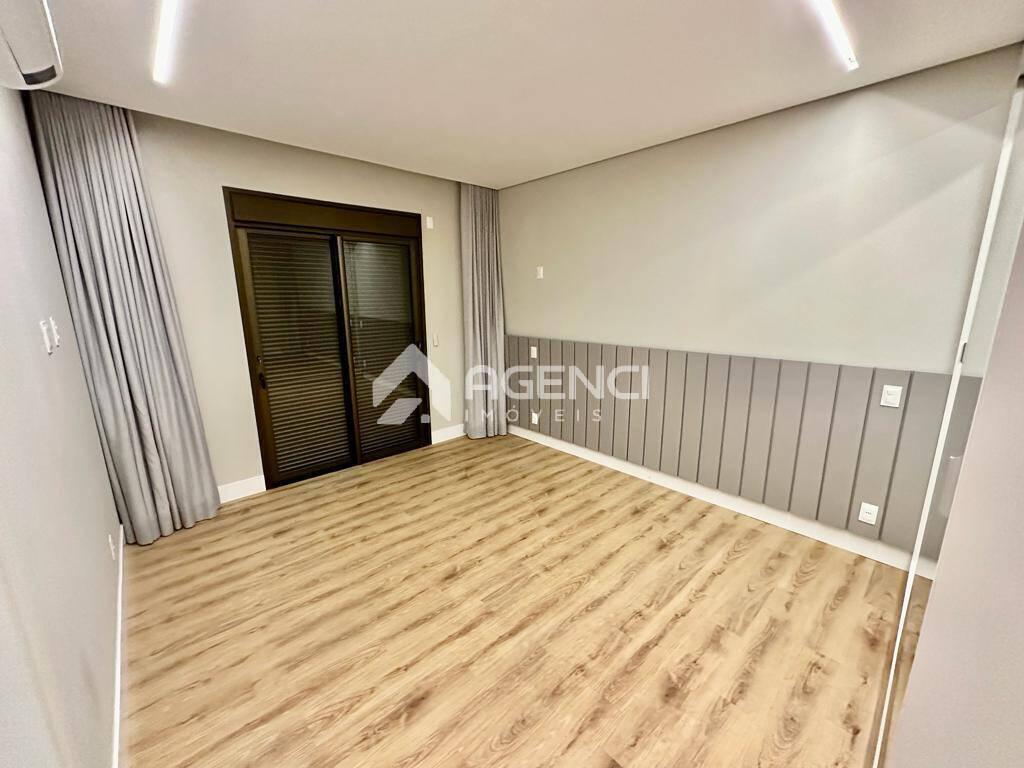 Casa, Alphaville - Lagoa dos Ingleses, 4 Quartos, 0 Vaga, 4 Suítes