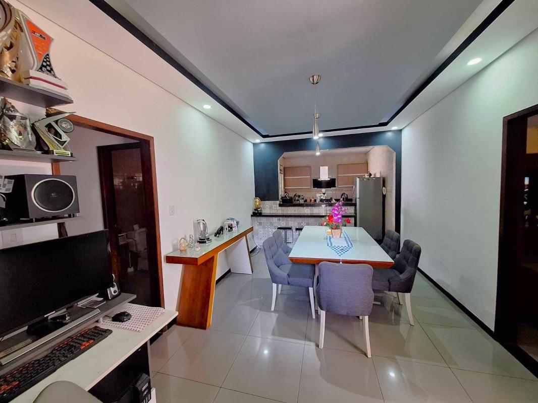 Casa, Jardim Riacho das Pedras, 3 Quartos, 8 Vagas, 2 Suítes
