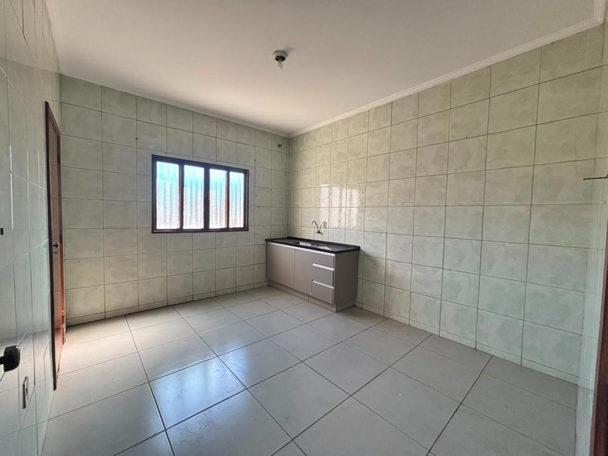 Casa, Centro, 3 Quartos, 2 Vagas, 1 Suíte