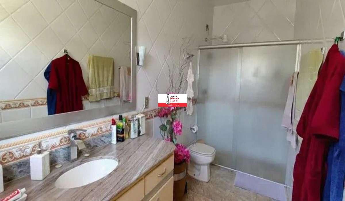 Casa, Luxemburgo, 5 Quartos, 4 Vagas, 2 Suítes