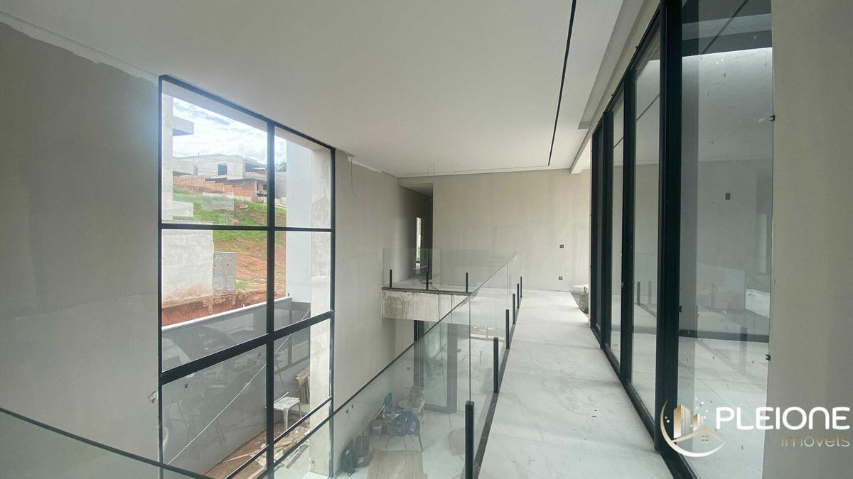 Casa, Tropical, 3 Quartos, 4 Vagas, 3 Suítes