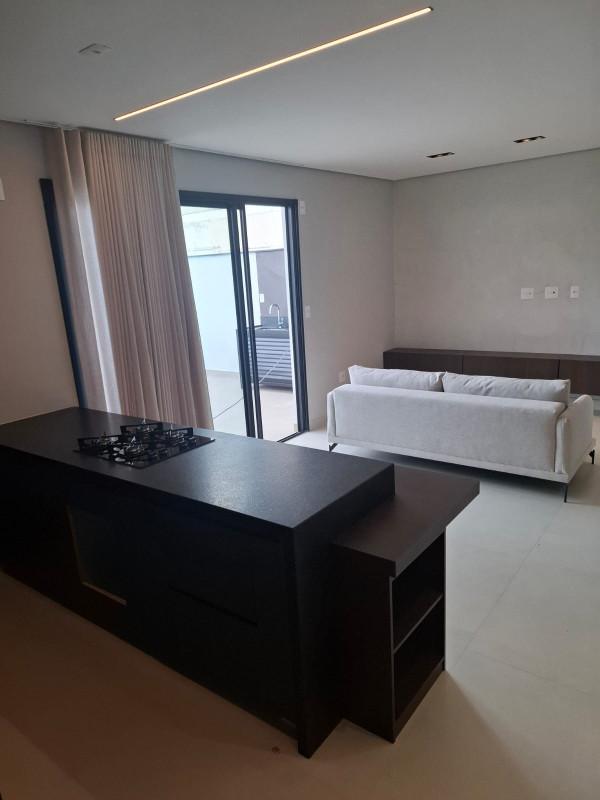 Casa, Buritis, 2 Quartos, 2 Vagas, 1 Suíte