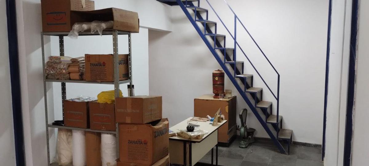 Galpão, Cachoeirinha, 1 Quarto, 0 Vaga