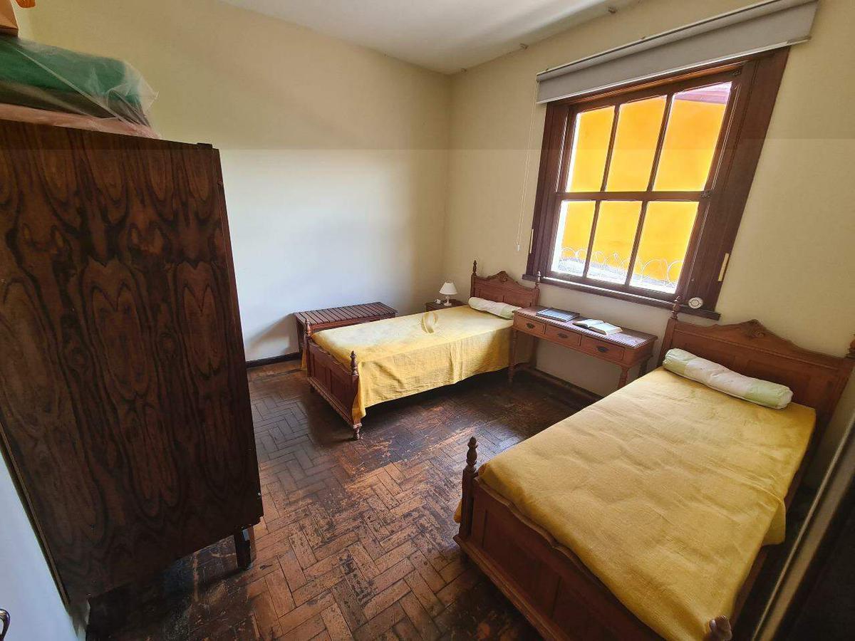 Casa, Floresta, 17 Quartos, 0 Vaga, 4 Suítes