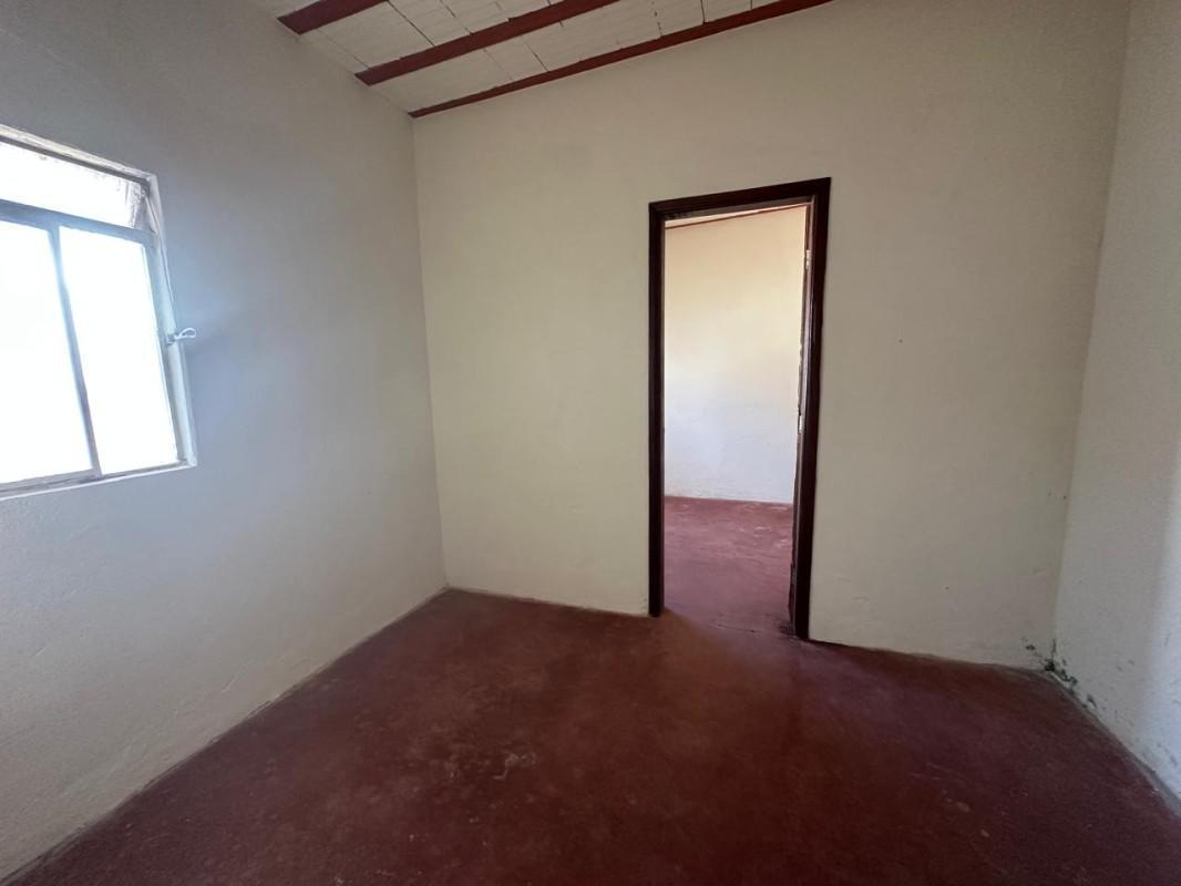 Casa, Centro, 4 Quartos, 0 Vaga