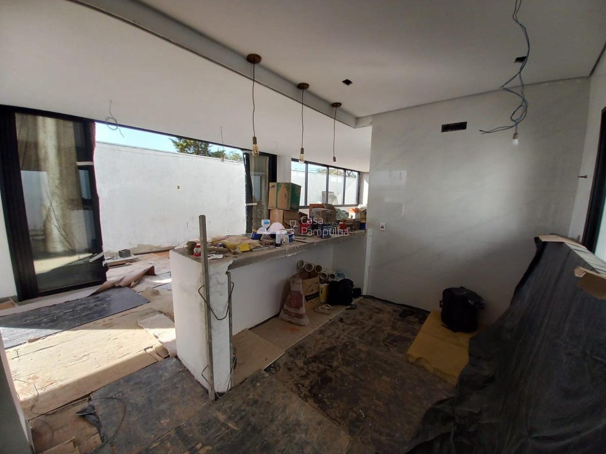 Casa, Trevo, 4 Quartos, 3 Vagas, 3 Suítes