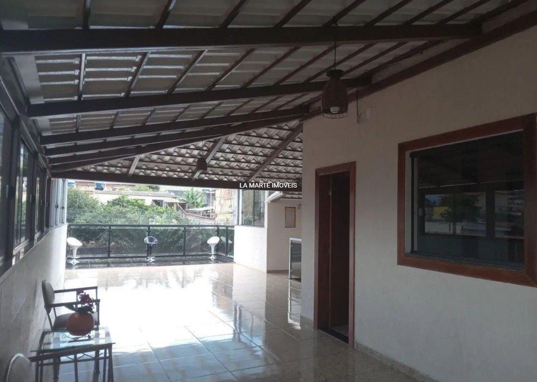 Casa, Industrial, 4 Quartos, 2 Vagas, 1 Suíte