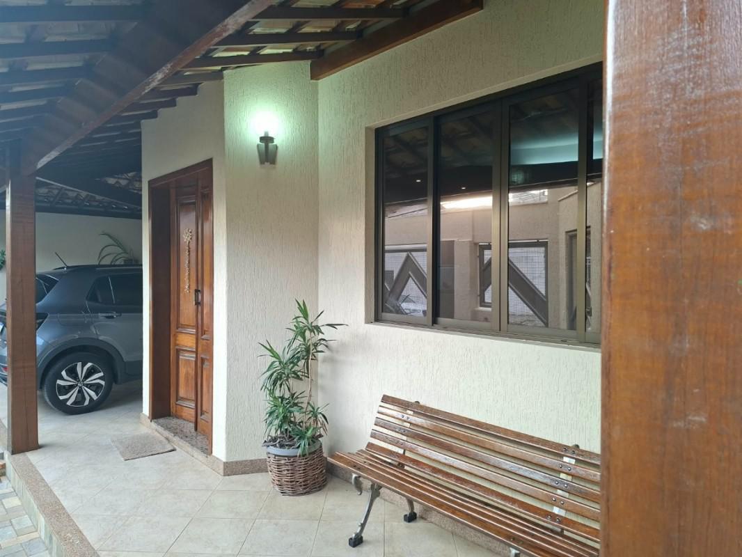 Casa, Itapoã, 4 Quartos, 2 Vagas, 1 Suíte