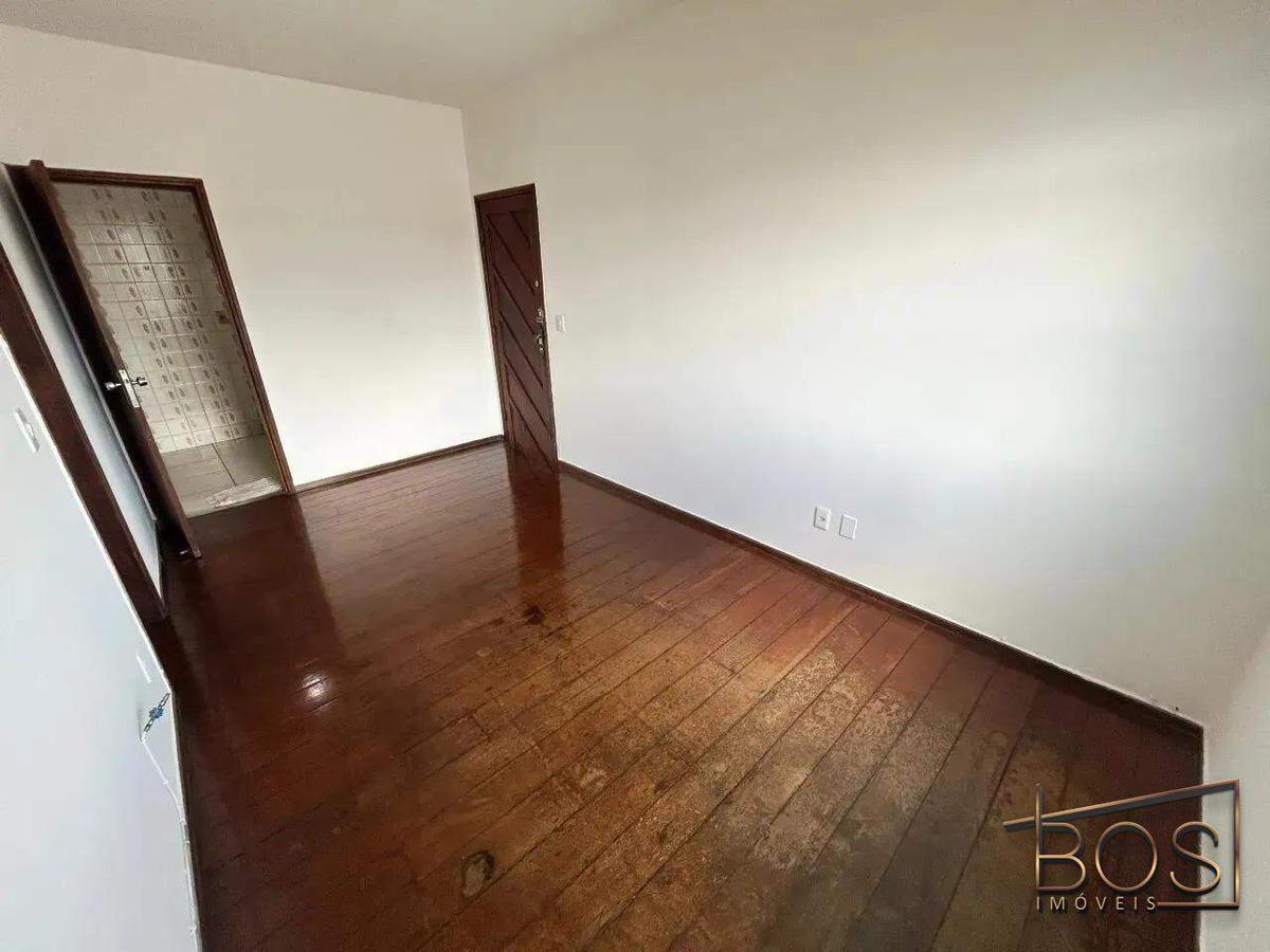 Apartamento, Sagrada Família, 2 Quartos, 0 Vaga