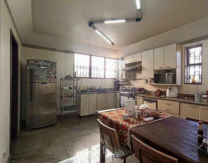 Casa, Santa Lúcia, 4 Quartos, 6 Vagas, 2 Suítes