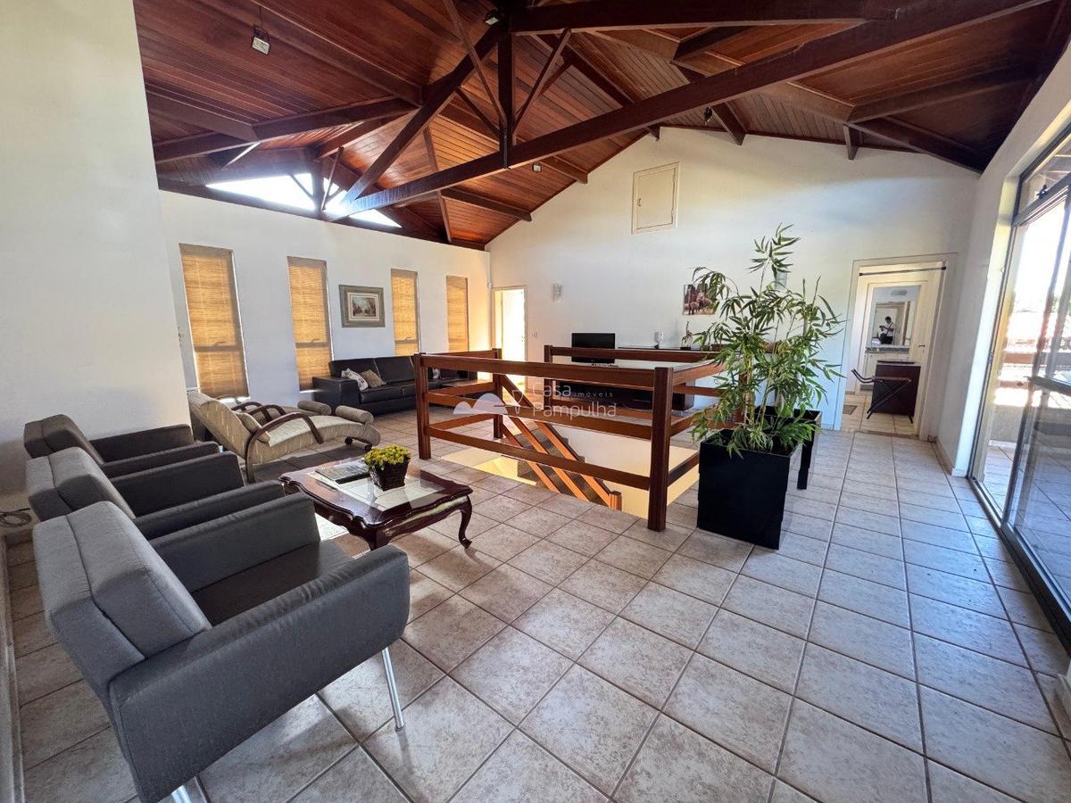 Casa, Trevo, 3 Quartos, 10 Vagas, 3 Suítes