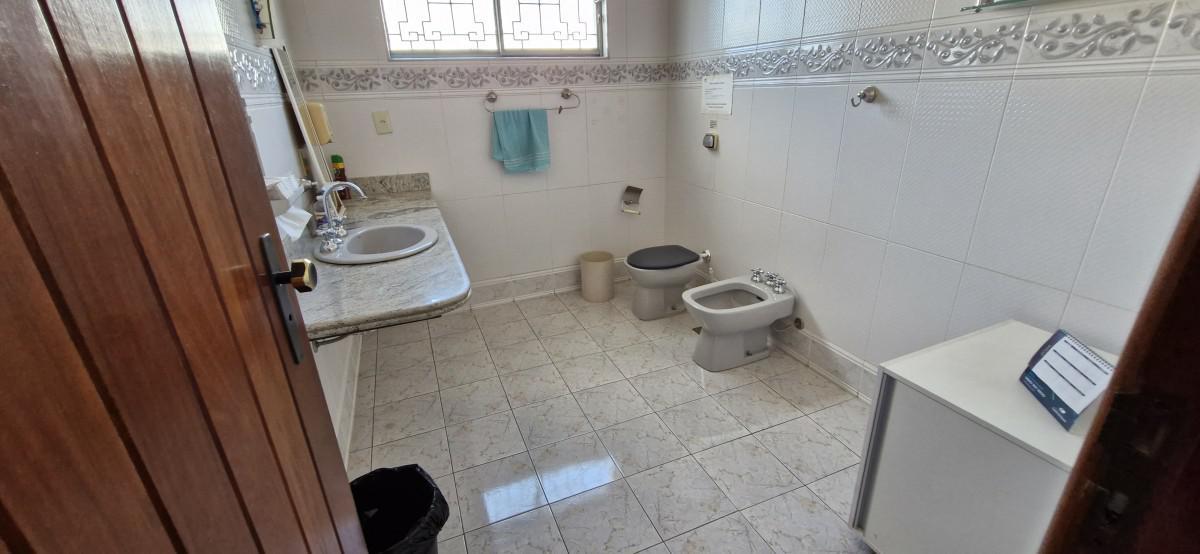 Casa, Concórdia, 10 Quartos, 8 Vagas, 1 Suíte