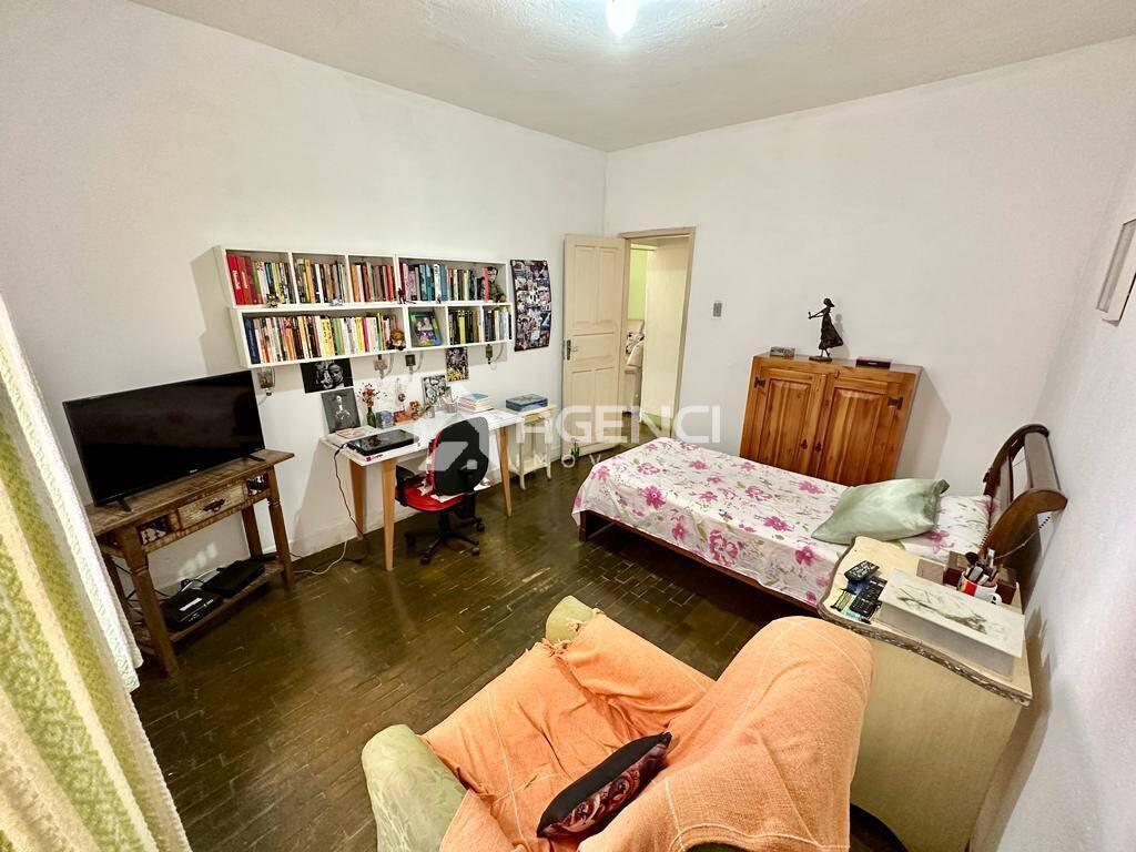 Casa, Coqueiros, 3 Quartos, 0 Vaga, 0 Suíte