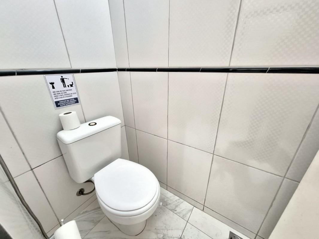 Casa Comercial, Floresta, 5 Quartos, 4 Vagas, 1 Suíte