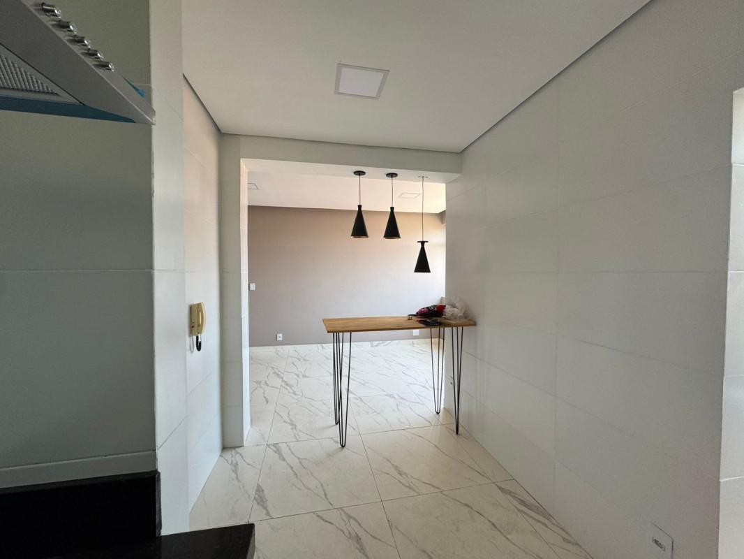 Apartamento, Carlos Prates, 2 Quartos, 1 Vaga