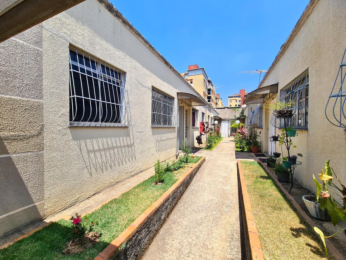 Casa, Ressaca, 2 Quartos, 1 Vaga