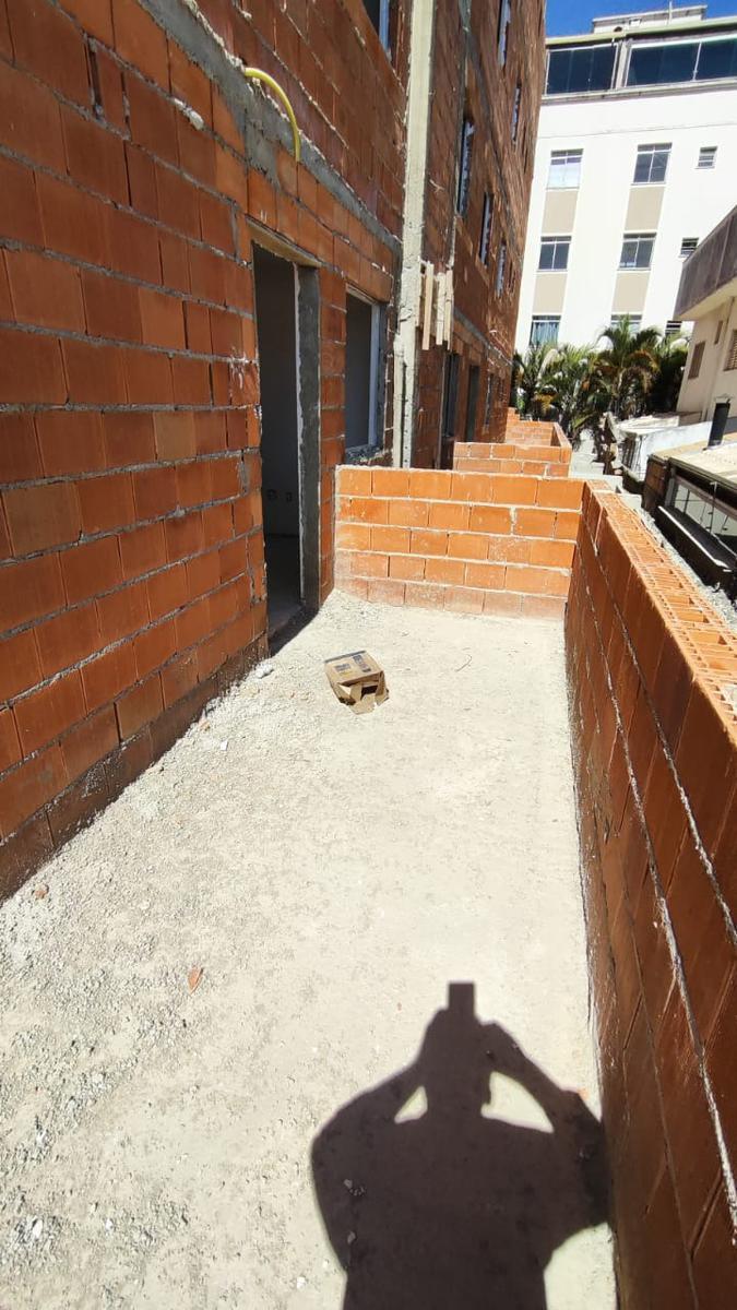Cobertura, Serrano, 2 Quartos, 2 Vagas, 1 Suíte