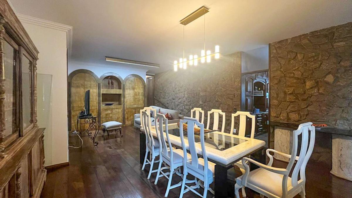 Casa, Comiteco, 5 Quartos, 6 Vagas, 2 Suítes