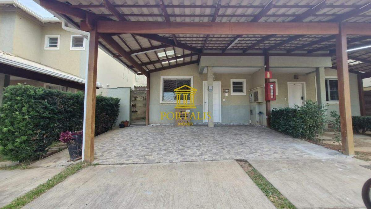 Casa, Cabral, 3 Quartos, 2 Vagas, 1 Suíte