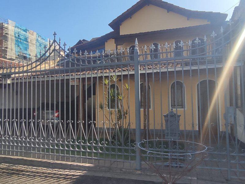 Casa, Camargos, 3 Quartos, 2 Vagas, 1 Suíte