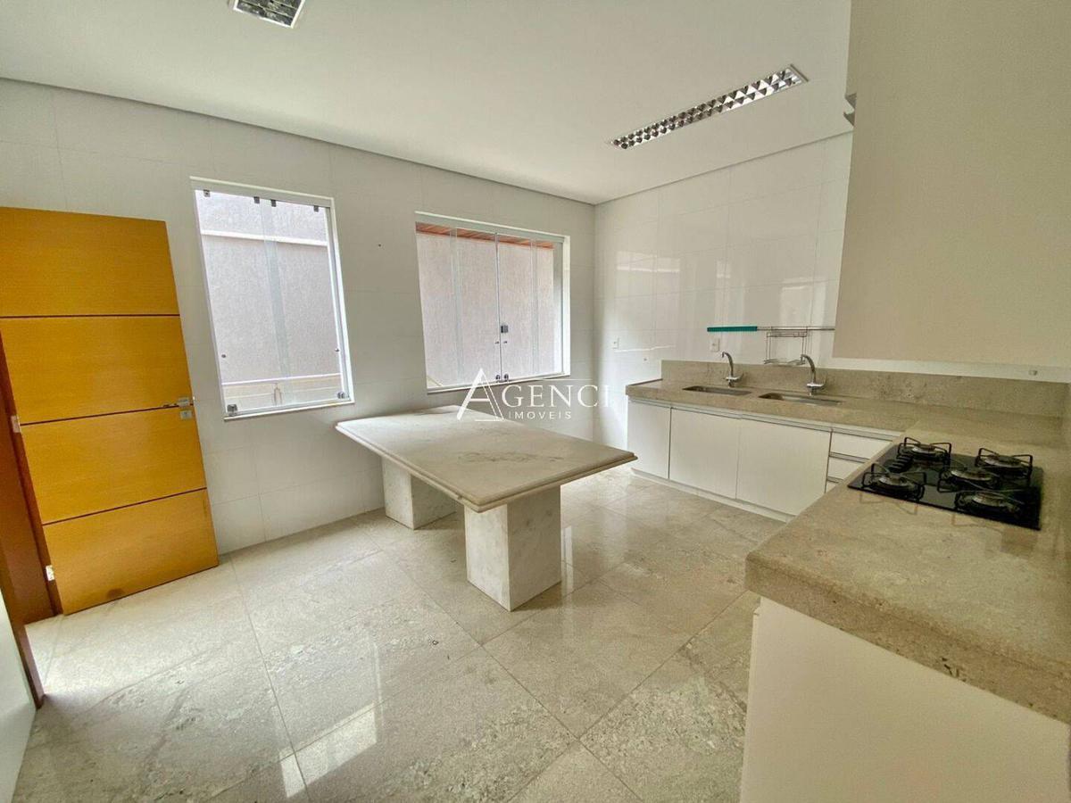 Casa, Paquetá, 4 Quartos, 0 Vaga, 2 Suítes