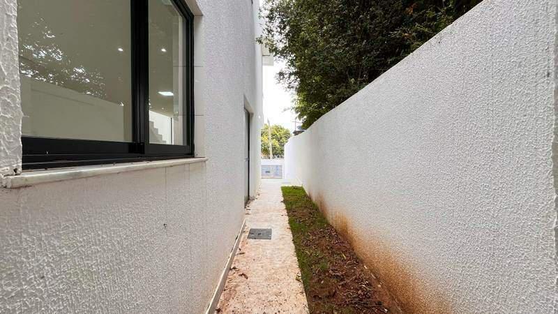 Casa, Santa Branca, 3 Quartos, 2 Vagas, 1 Suíte