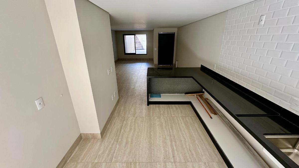 Casa, Jaraguá, 4 Quartos, 4 Vagas, 1 Suíte