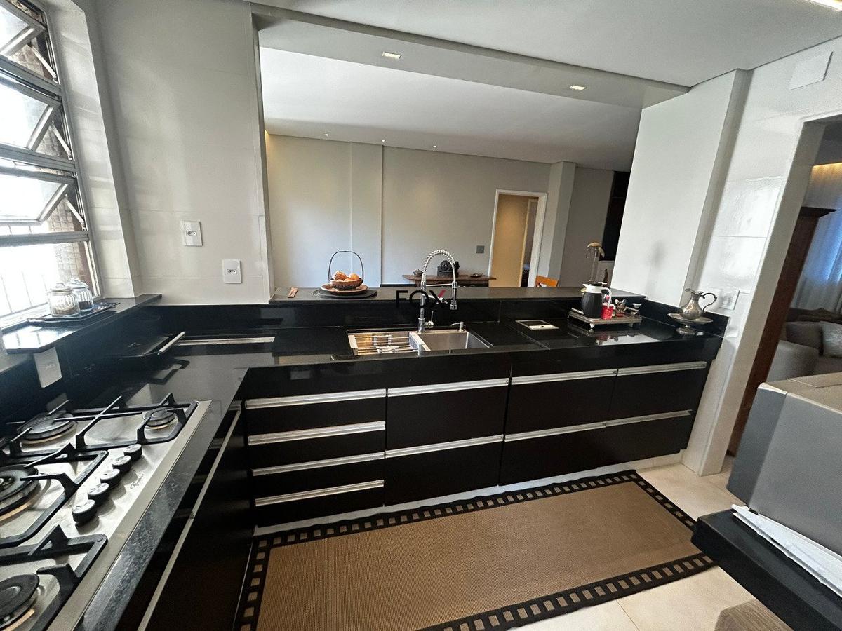 Apartamento, Vila Paris, 4 Quartos, 2 Vagas, 1 Suíte