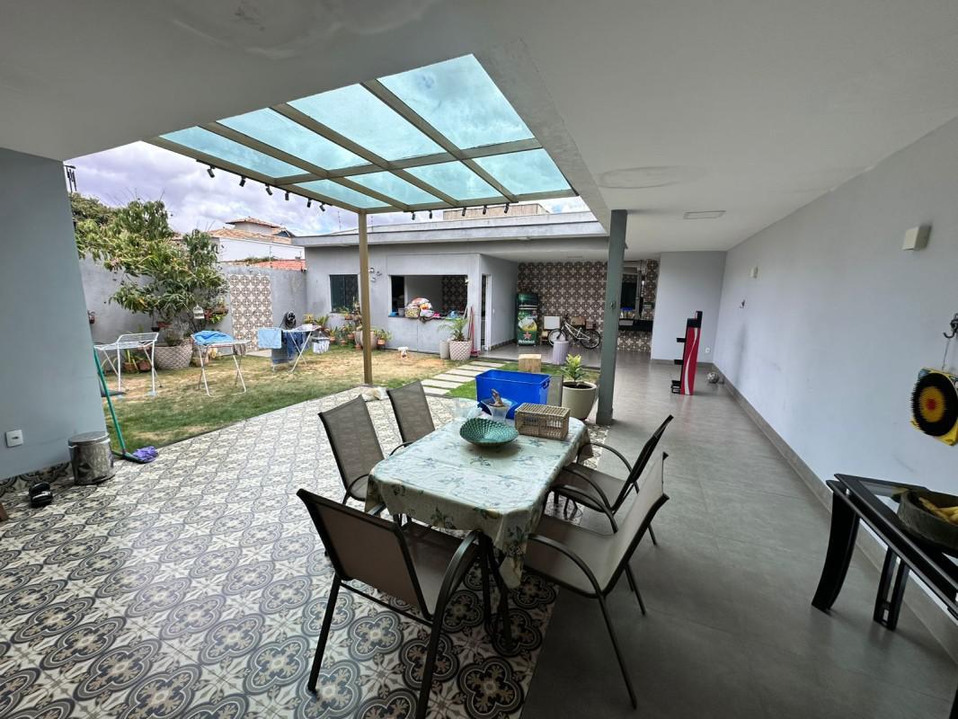 Casa, Parque Xangri-lá, 4 Quartos, 4 Vagas, 1 Suíte