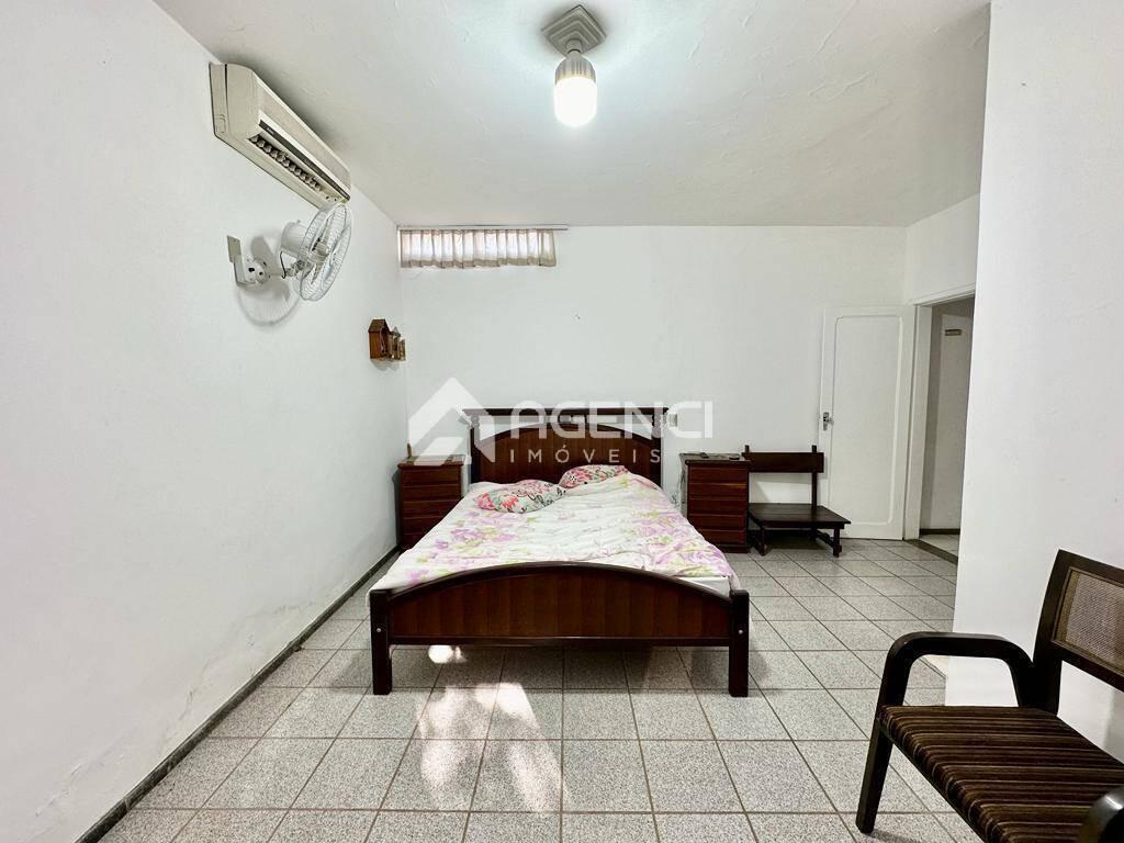 Casa, Camargos, 2 Quartos, 0 Vaga, 1 Suíte