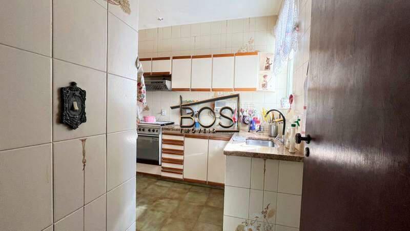 Casa, Luxemburgo, 5 Quartos, 4 Vagas, 2 Suítes