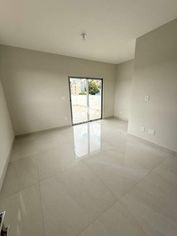 Cobertura, Barreiro, 3 Quartos, 2 Vagas, 1 Suíte