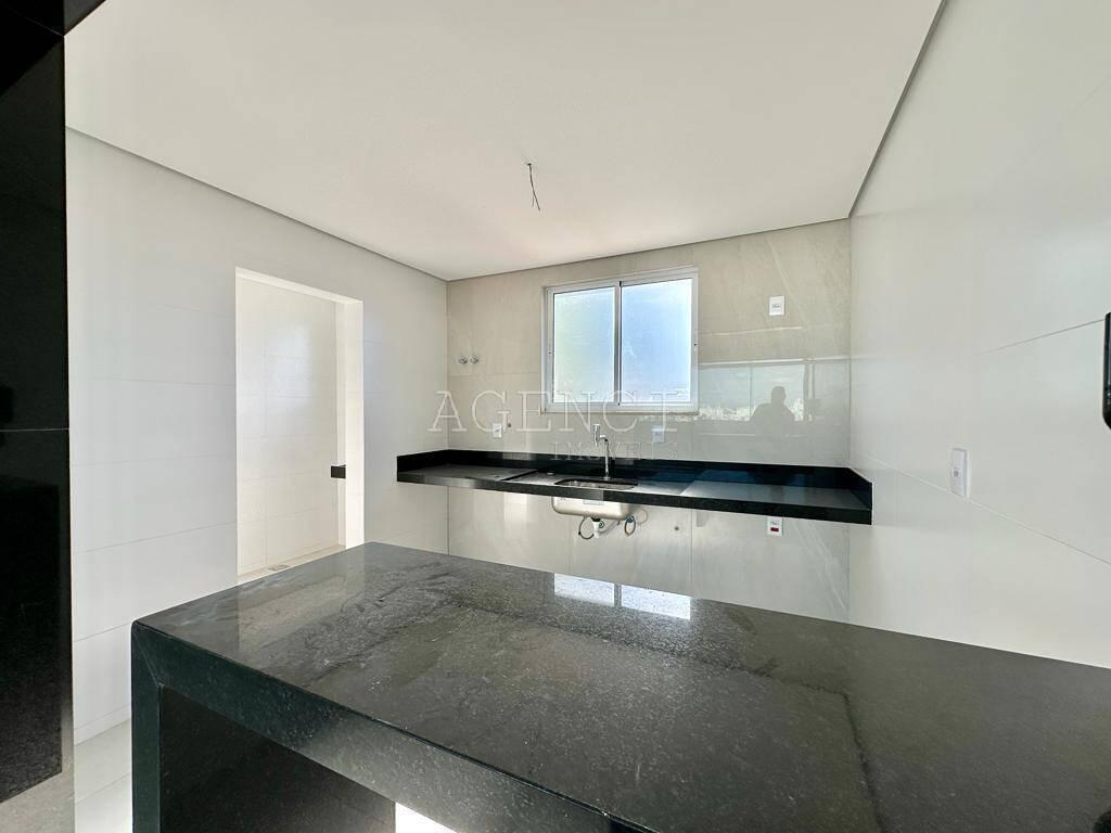 Cobertura, Serrano, 4 Quartos, 0 Vaga, 1 Suíte