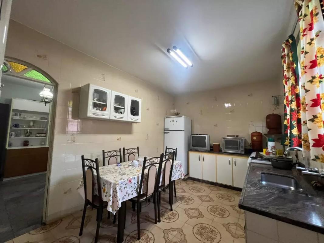 Casa, Barreiro, 5 Quartos, 4 Vagas, 1 Suíte