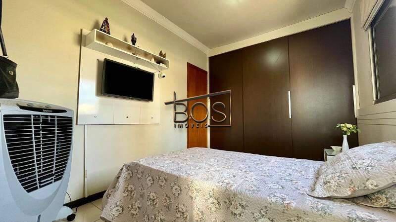 Apartamento, Sagrada Família, 3 Quartos, 2 Vagas, 1 Suíte