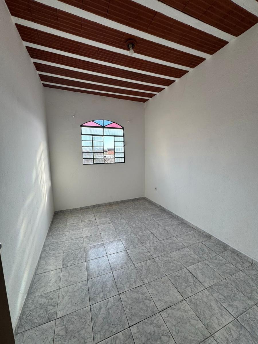 Casa, Céu Azul, 2 Quartos, 0 Vaga