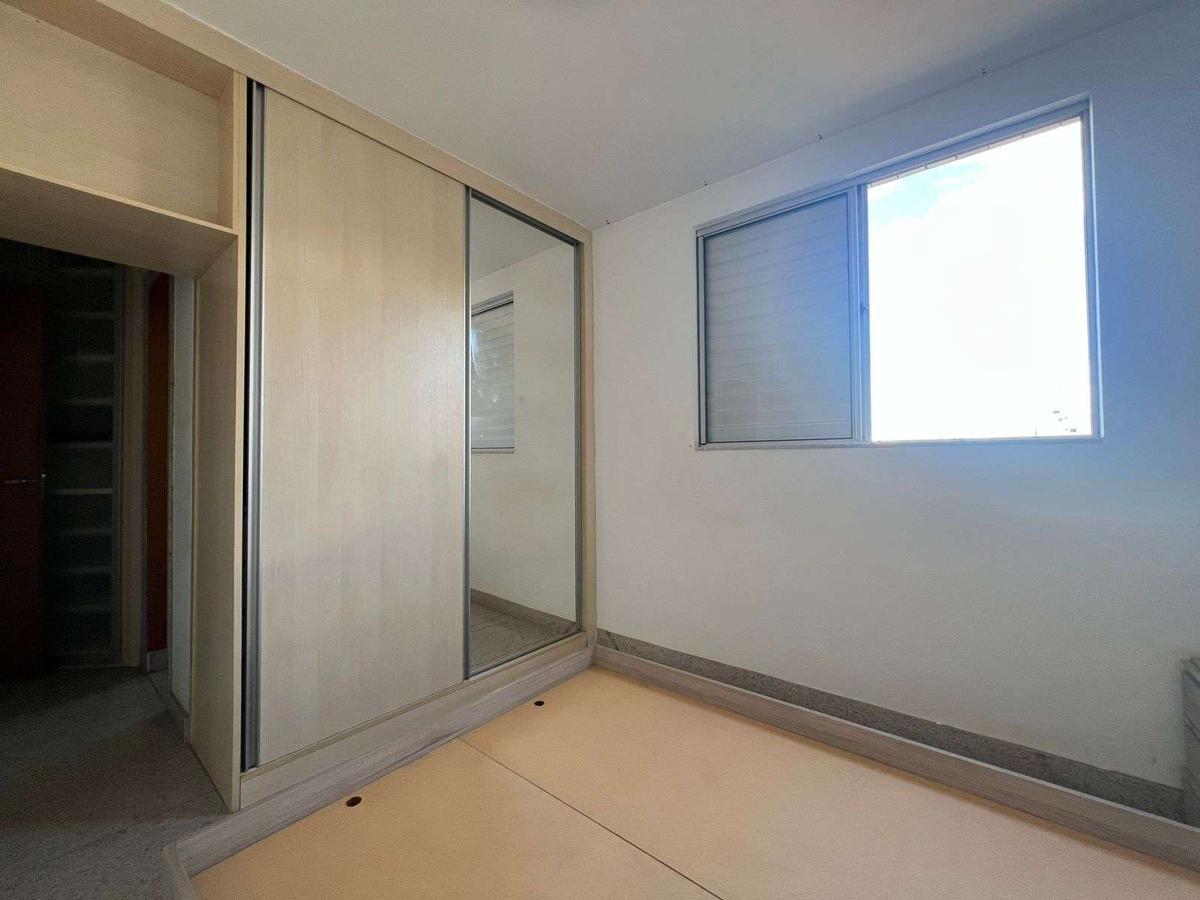 Apartamento, Sagrada Família, 3 Quartos, 2 Vagas, 1 Suíte