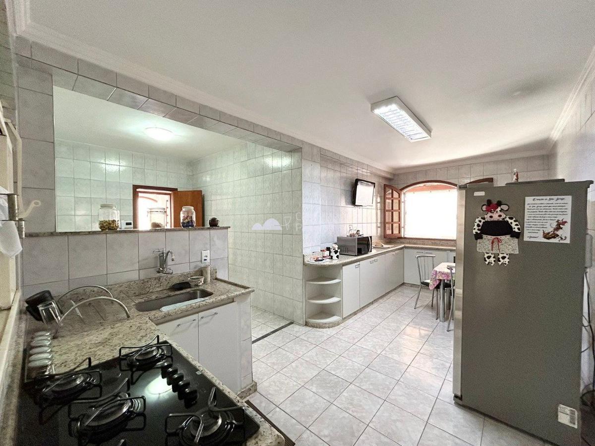 Casa, Itapoã, 4 Quartos, 6 Vagas, 1 Suíte