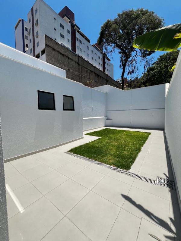 Casa, Europa, 3 Quartos, 3 Vagas, 1 Suíte