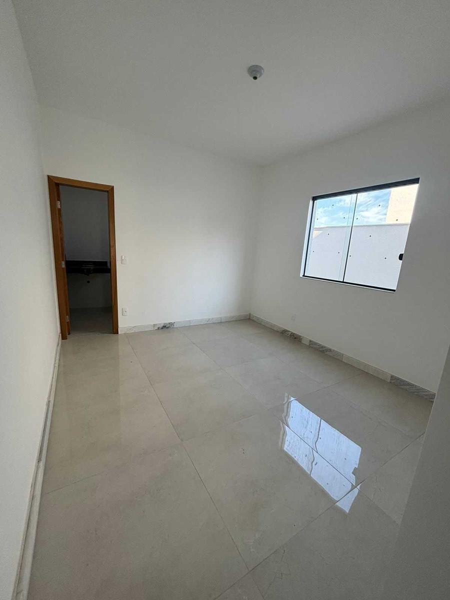 Casa, Vale das Orquídeas, 3 Quartos, 2 Vagas, 1 Suíte